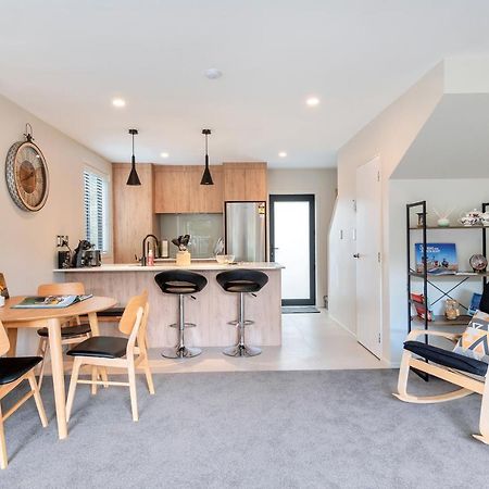 Greenwich Townhouse With Parking And Air-Con Auckland Bagian luar foto