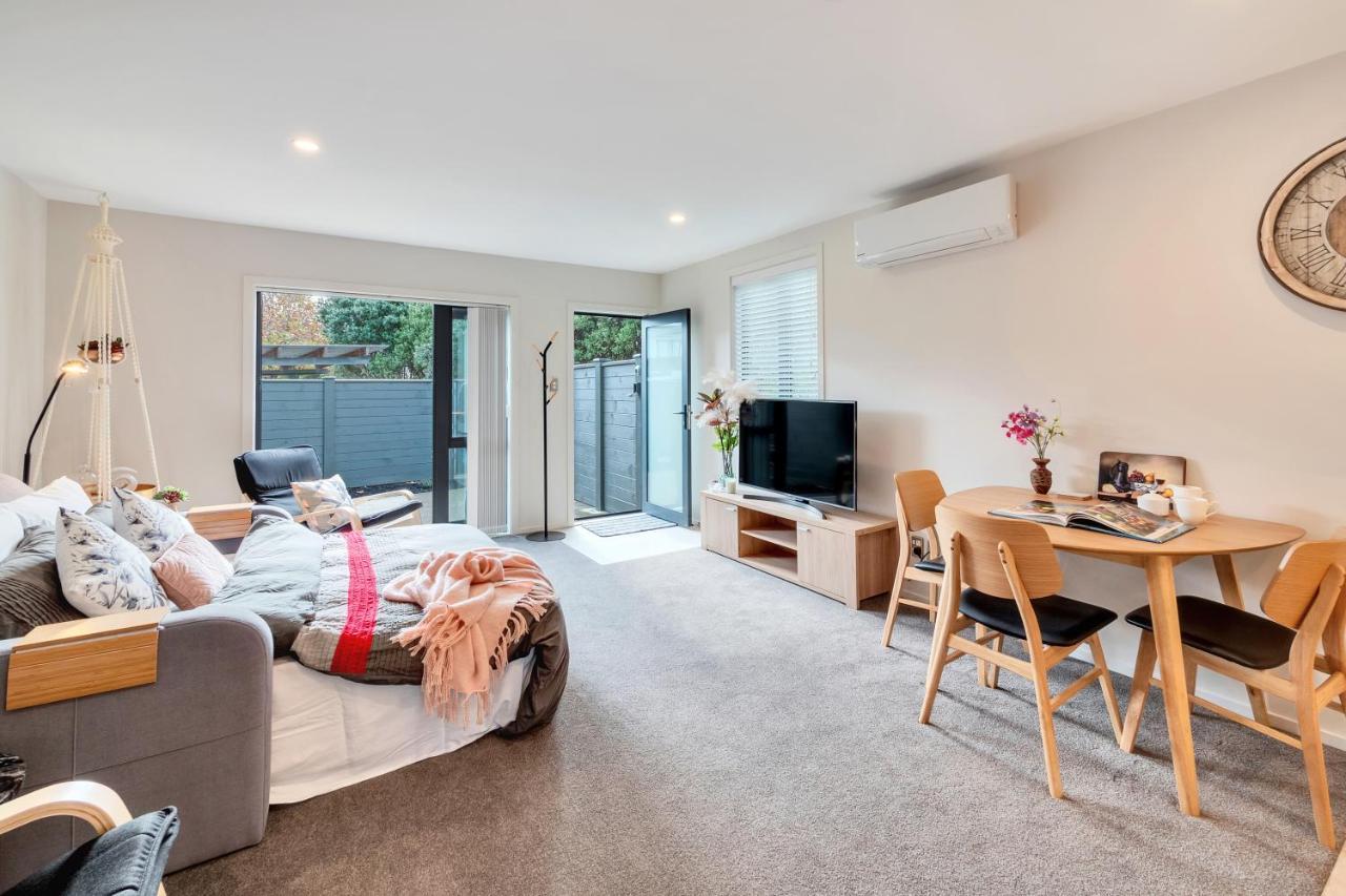 Greenwich Townhouse With Parking And Air-Con Auckland Bagian luar foto