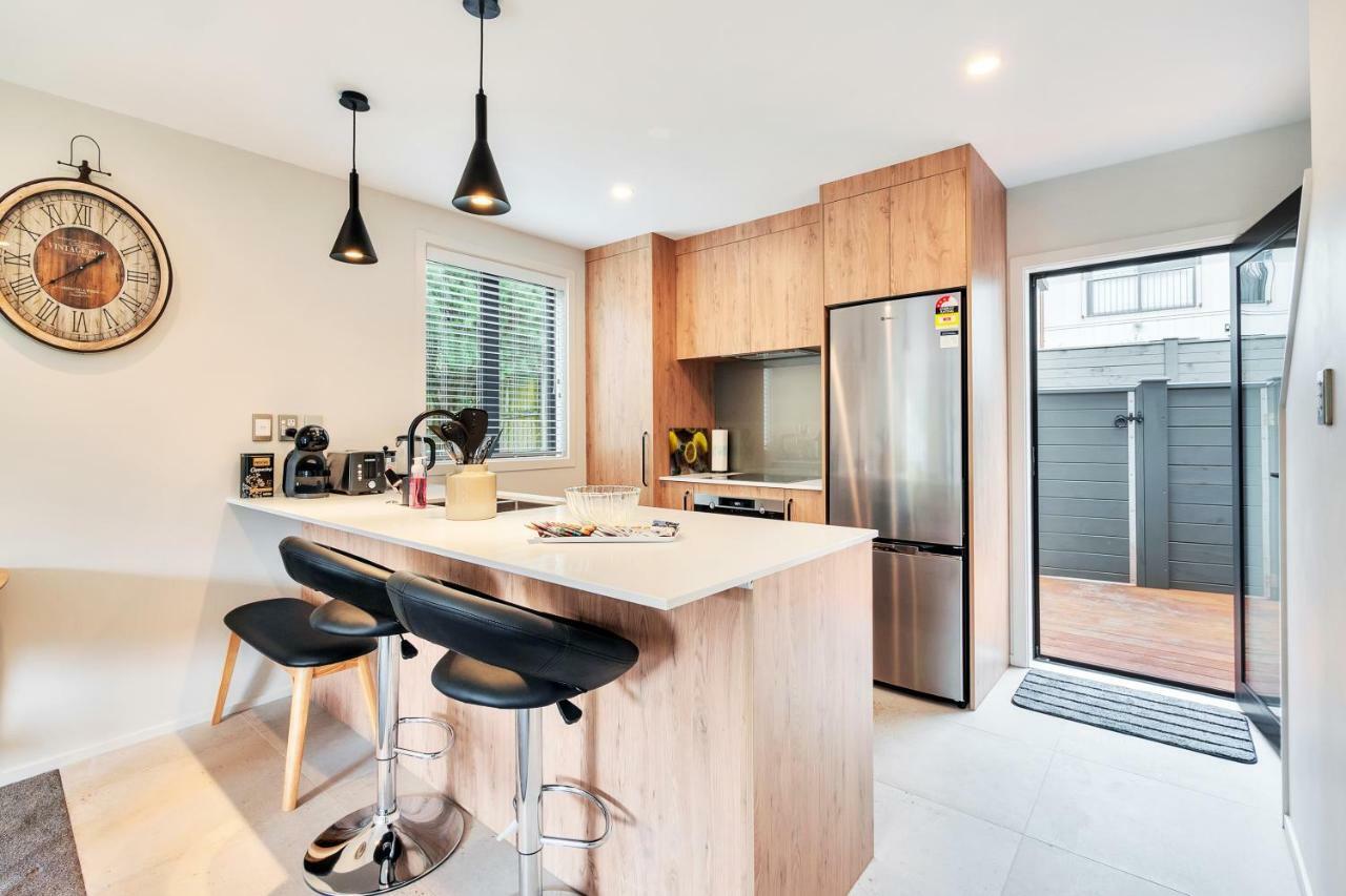 Greenwich Townhouse With Parking And Air-Con Auckland Bagian luar foto
