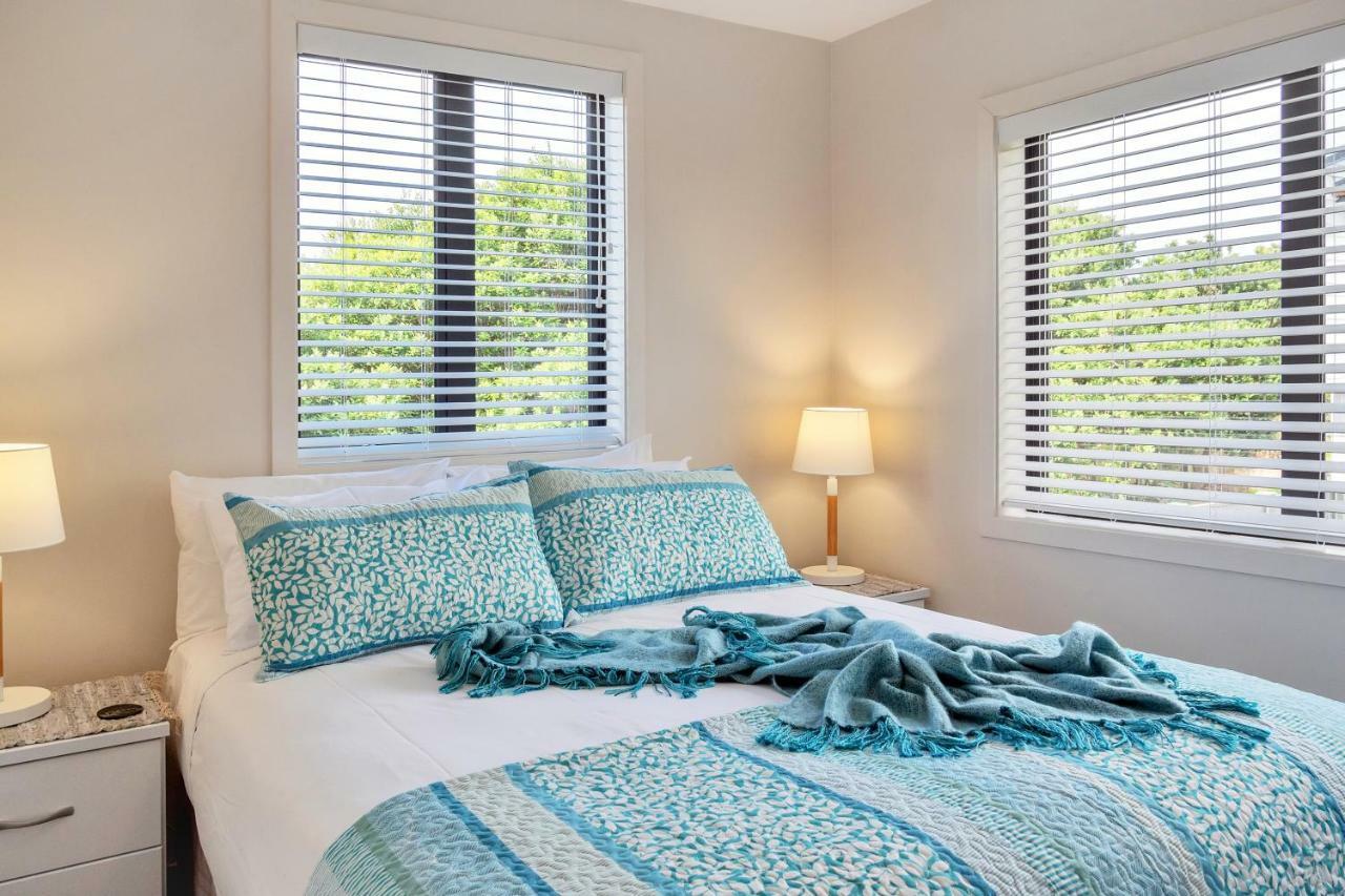 Greenwich Townhouse With Parking And Air-Con Auckland Bagian luar foto