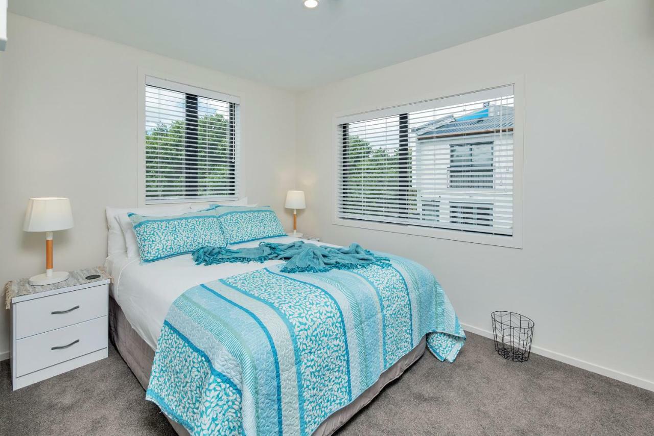 Greenwich Townhouse With Parking And Air-Con Auckland Bagian luar foto
